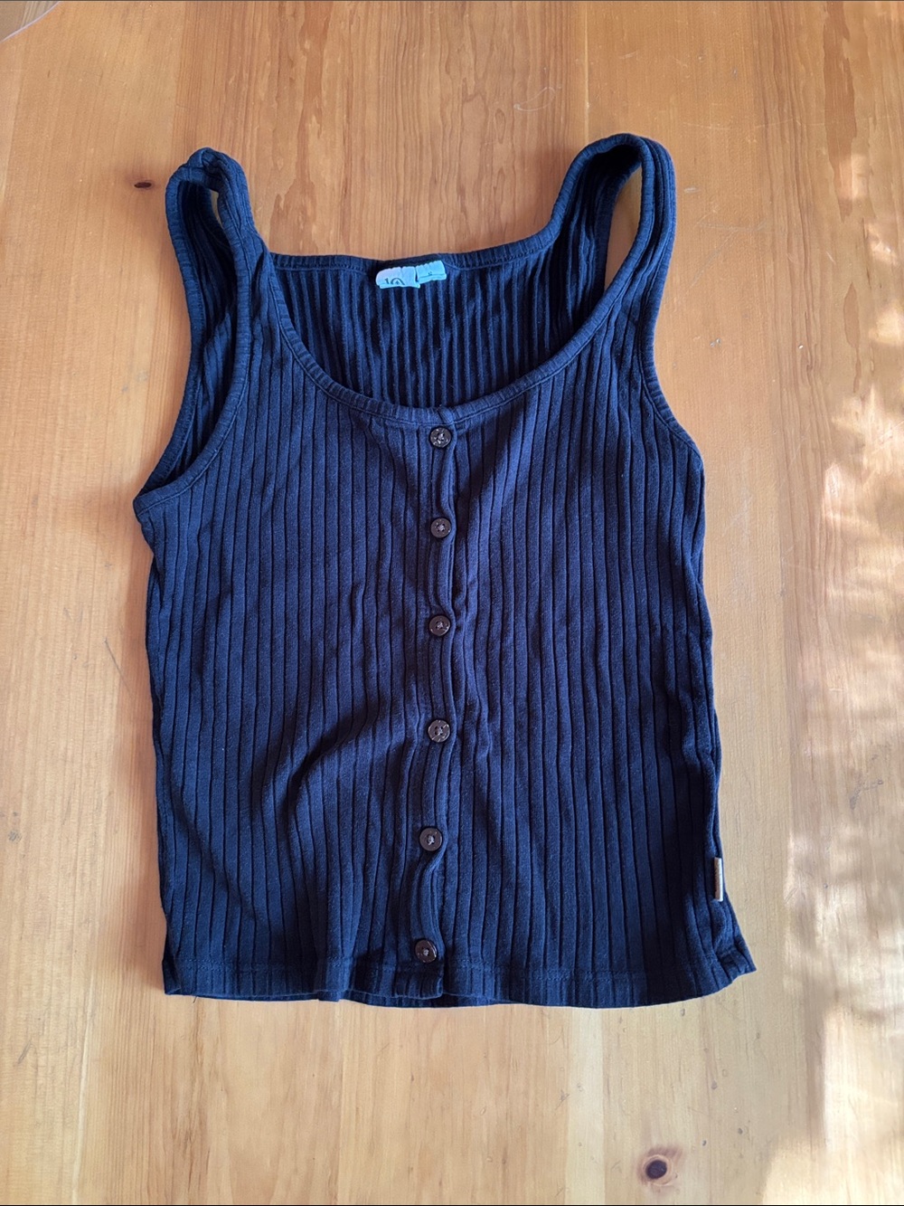TenTree Moraine Tank - Ribbed Button-Front Tank Top Black